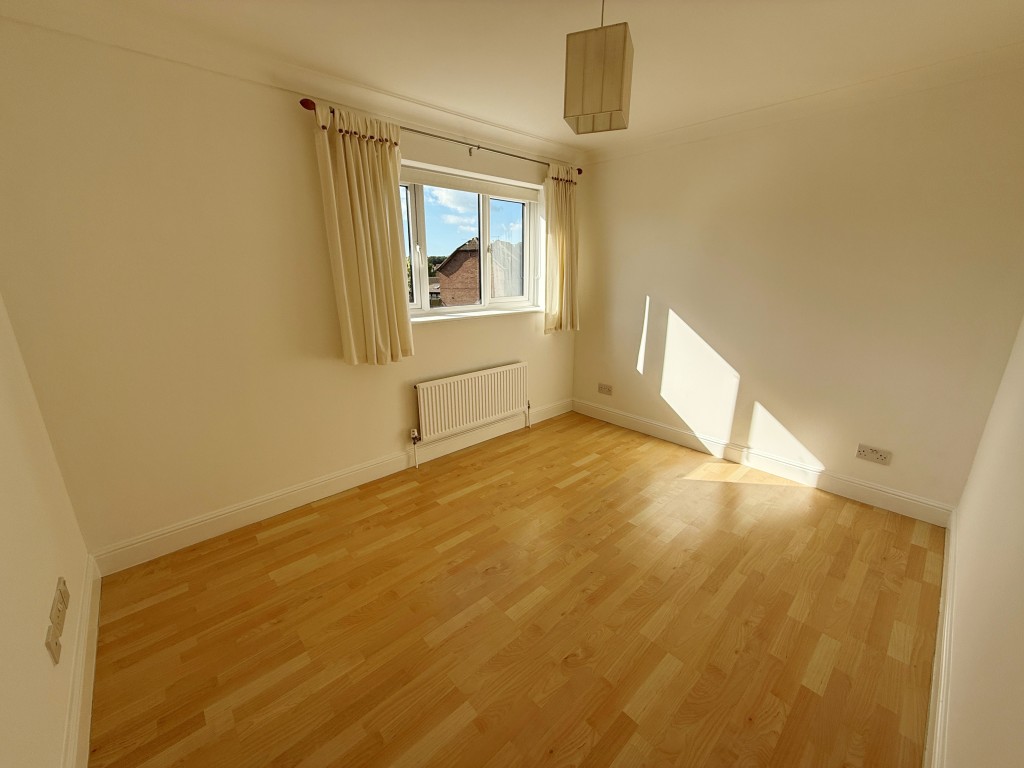 Lot: 141 - DETACHED FOUR-BEDROOM HOUSE - Bedroom two